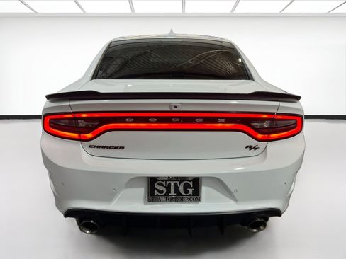Used 2016 Dodge Charger R/T w/ Navigation & Travel Group RWD image 5