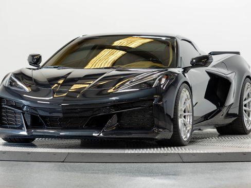 Used 2024 Chevrolet Corvette Z06 RWD image 7