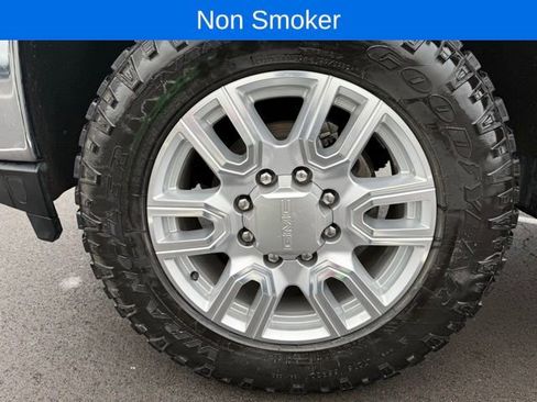 Used 2020 GMC Sierra 2500 SLT w/ SLT Convenience Package image 4