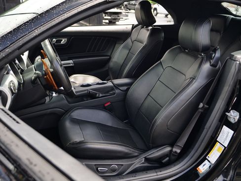 Used 2016 Ford Mustang GT Premium RWD image 3