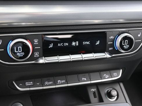 Used 2023 Audi Q5 2.0T Premium Plus AWD/4WD image 17