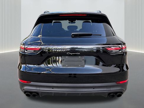 Used 2023 Porsche Cayenne AWD/4WD image 5