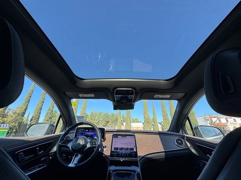 Used 2023 Mercedes-Benz EQE 350+ 4MATIC SUV w/ Exclusive Trim Package image 12