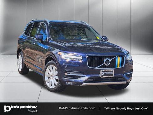 Used 2017 Volvo XC90 T6 Momentum w/ Vision Package AWD/4WD image 3