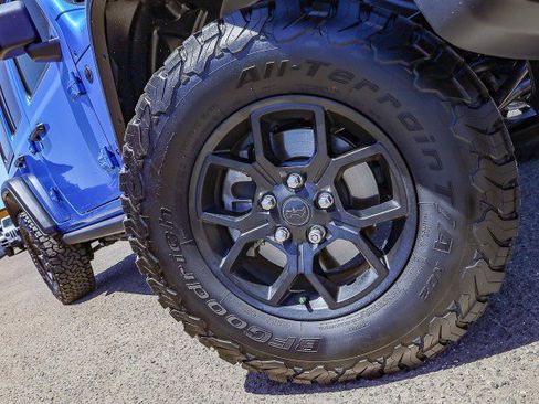 Used 2024 Jeep Wrangler Willys image 2