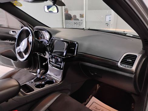 Used 2021 Jeep Grand Cherokee Laredo X RWD image 96
