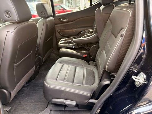 Used 2021 GMC Acadia Denali w/ Denali Ultimate Package AWD/4WD image 12