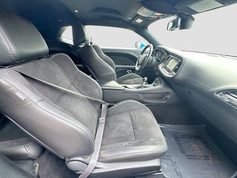 Used 2023 Dodge Challenger R/T w/ Plus Package image 28