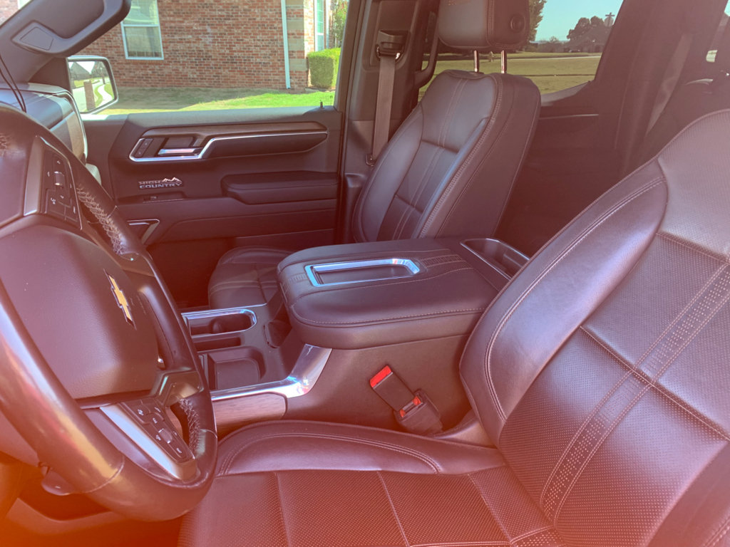Used 2022 Chevrolet Silverado 1500 High Country w/ High Country Premium Package AWD/4WD image 5