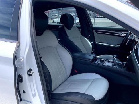 Used 2018 Genesis G80 3.3T Sport RWD image 13