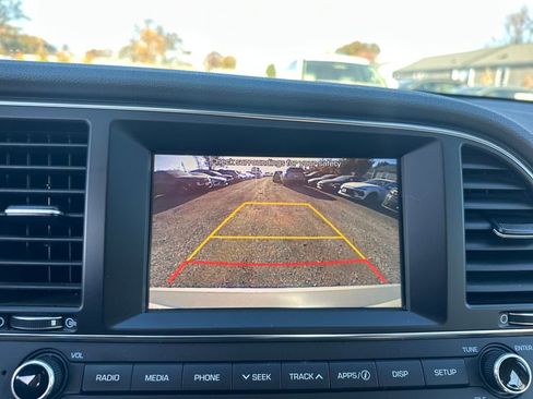 Used 2018 Hyundai Elantra SEL image 31