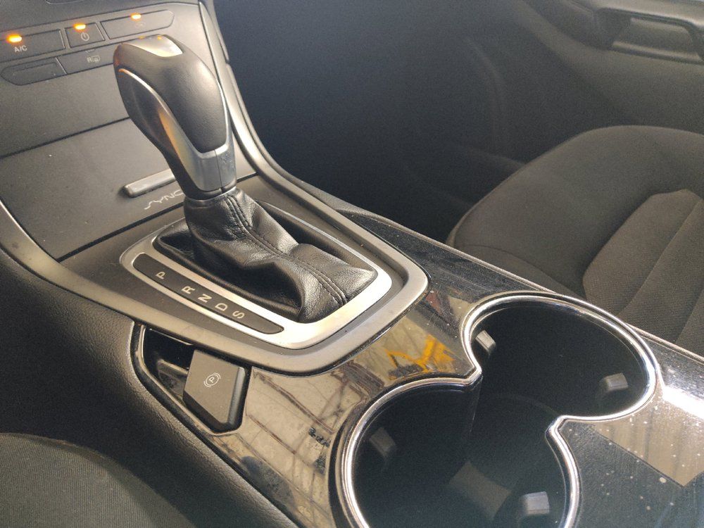Used 2015 Ford Edge SE FWD image 26