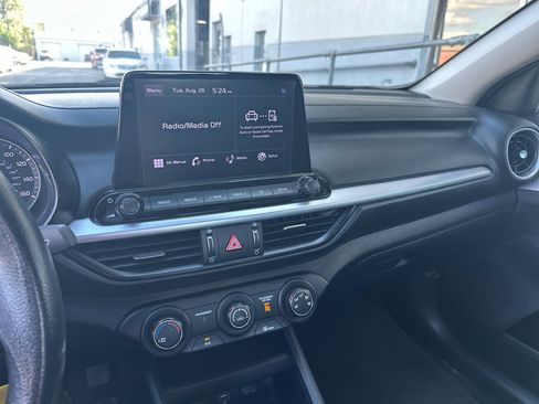 Used 2022 Kia Forte LXS w/ LXS Technology Package image 25