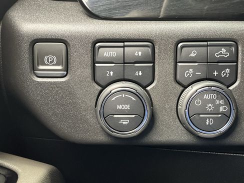 Certified 2024 Chevrolet Silverado 1500 ZR2 image 19