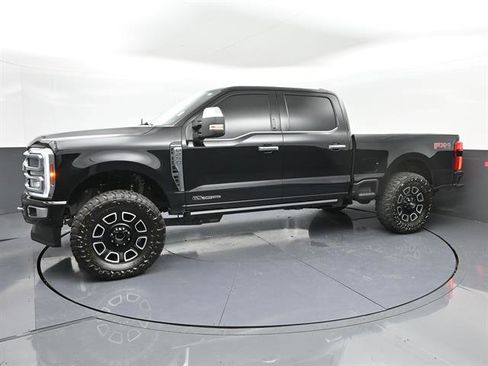 Used 2024 Ford F250 Platinum w/ FX4 Off-Road Package AWD/4WD image 28