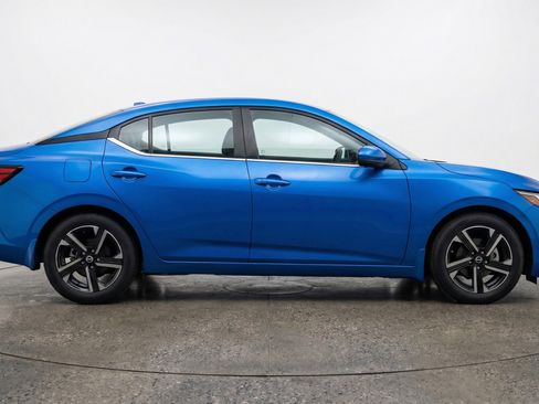 Used 2025 Nissan Sentra SV FWD image 11