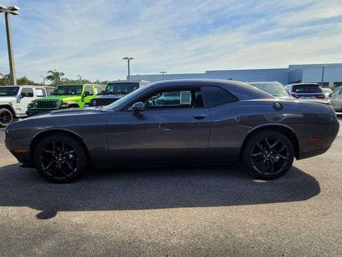 Used 2020 Dodge Challenger SXT w/ Blacktop Package RWD image 7