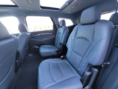Used 2021 Buick Enclave Essence w/ Sound and Sites Package AWD/4WD image 18