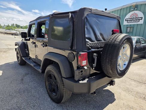 Used 2013 Jeep Wrangler Unlimited Sport AWD/4WD image 15