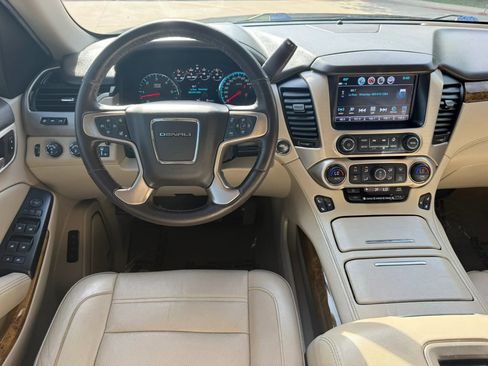 Used 2017 GMC Yukon Denali AWD/4WD image 15