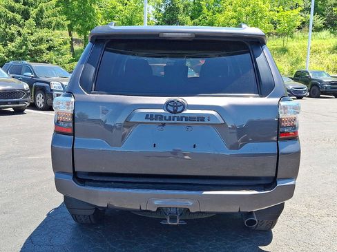 Used 2022 Toyota 4Runner SR5 Premium w/ Moonroof Package AWD/4WD image 5