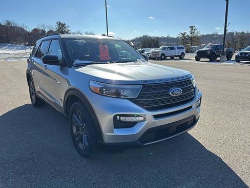 Certified 2024 Ford Explorer XLT w/ Equipment Group 202A image 6