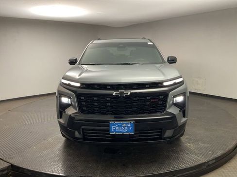 Used 2024 Chevrolet Traverse RS image 2