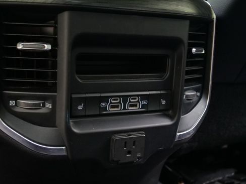 Used 2023 RAM 2500 Laramie AWD/4WD image 31