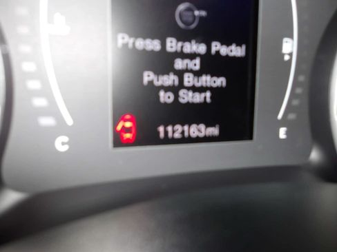 Used 2018 Jeep Renegade Latitude w/ Cold Weather Group AWD/4WD image 11
