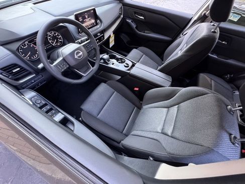New 2025 Nissan Rogue SV image 23