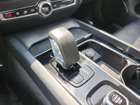 Used 2024 Volvo S60 B5 Core FWD image 24