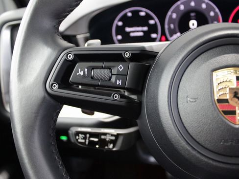 Certified 2025 Porsche Cayenne image 29