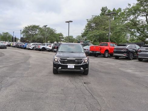 Used 2024 Kia Seltos LX AWD/4WD image 10