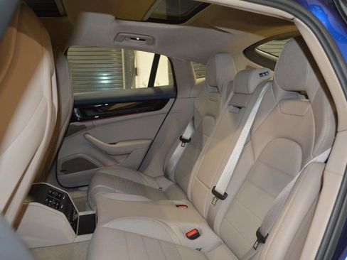Certified 2025 Porsche Panamera image 35