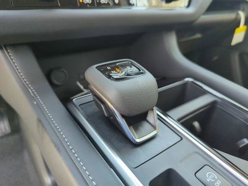 New 2026 Nissan Pathfinder SL FWD image 39