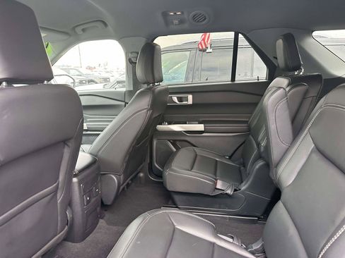 Used 2023 Ford Explorer XLT w/ Equipment Group 202A image 9