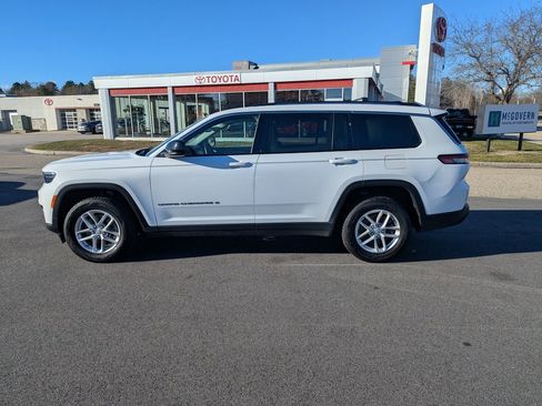Used 2021 Jeep Grand Cherokee L Laredo w/ Luxury Tech Group I image 2