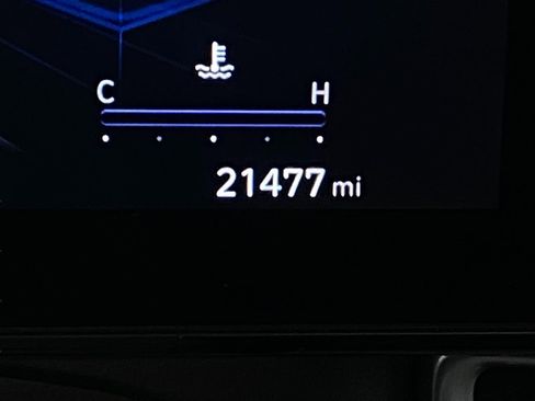 Certified 2025 Hyundai Elantra SEL image 18