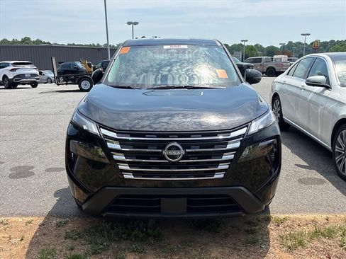 Used 2025 Nissan Rogue SV FWD image 4
