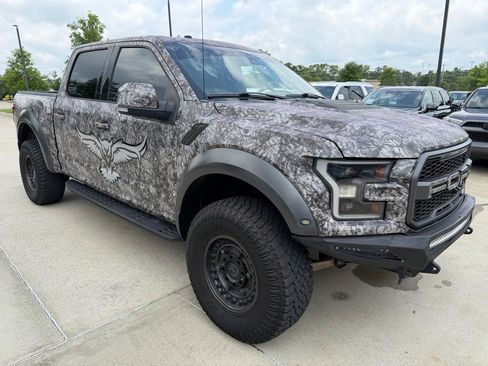Used 2018 Ford F150 Raptor w/ Equipment Group 802A Luxury AWD/4WD image 3