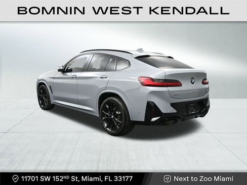 Used 2025 BMW X4 xDrive30i image 3