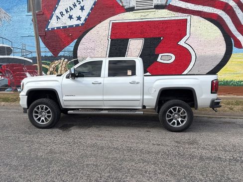 Used 2017 GMC Sierra 1500 Denali image 3