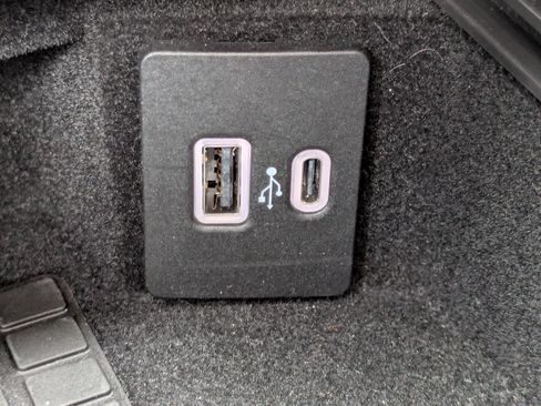Used 2024 Lincoln Corsair FWD w/ Equipment Group 101A image 18
