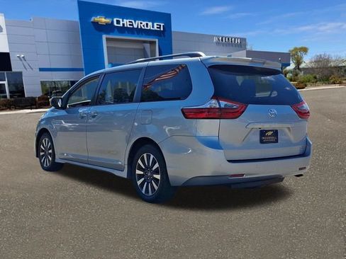 Used 2020 Toyota Sienna XLE Premium AWD/4WD image 24