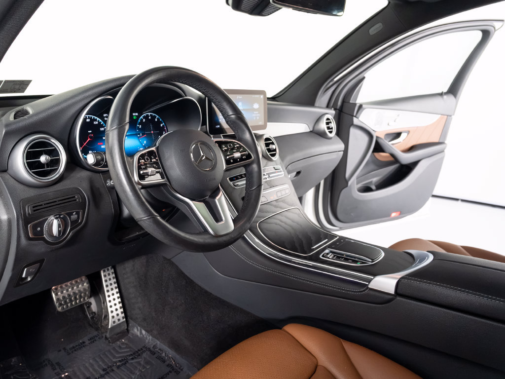 Used 2020 Mercedes-Benz GLC 300 4MATIC Coupe image 16