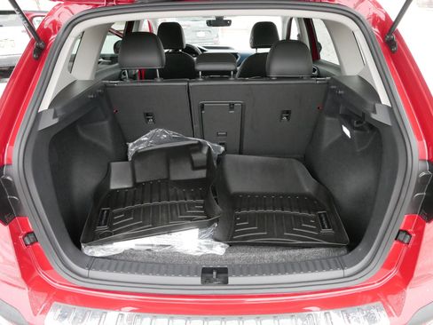 Certified 2024 Volkswagen Taos SE image 18