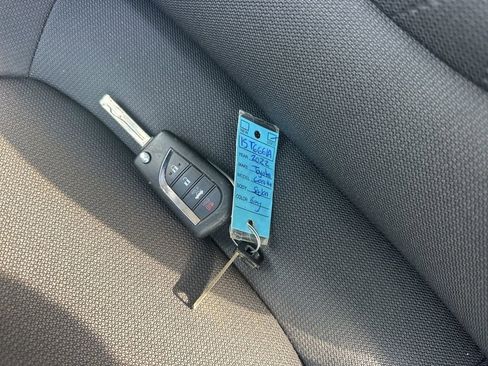 Used 2022 Toyota Corolla LE image 30