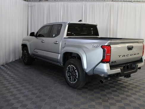 Used 2025 Toyota Tacoma Limited image 4