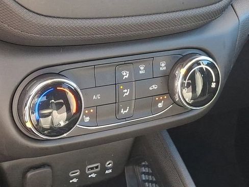 Used 2023 Chevrolet TrailBlazer LT AWD/4WD image 25