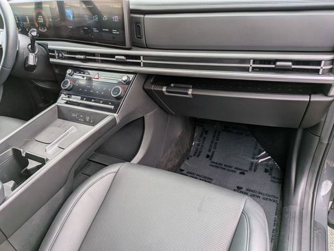 Used 2025 Hyundai Santa Fe SEL FWD image 32